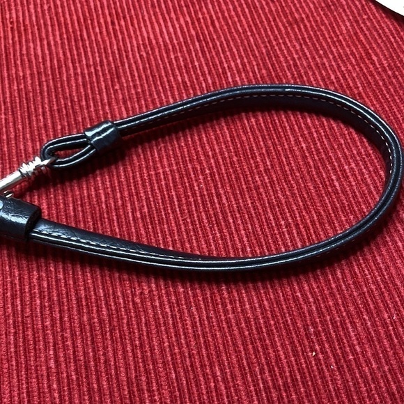 Patterned small wristlet. - Picture 8 of 9